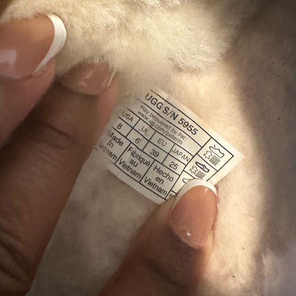 UGG TASMAN water resistant slippers size 8 - Picture 3 of 4